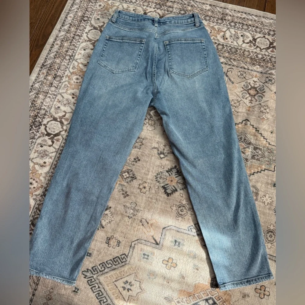 Wild Fable High-Rise Curvy Distressed Straight Leg Jeans - Size‎ 4
